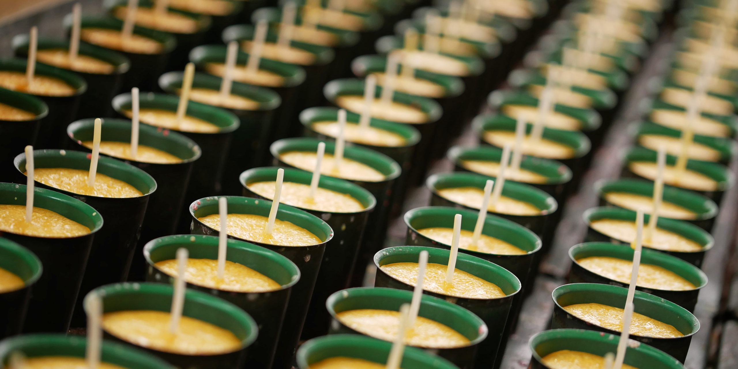 candle-factory-header-votivkerzen